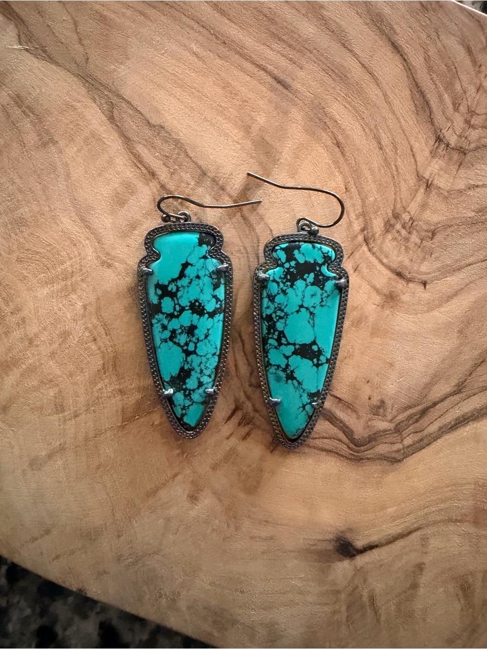 Kendra Scott Skylar Arrowhead Turquoise Earrings | Retired Silver/Gunmetal